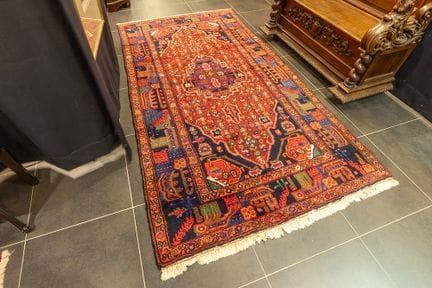 Persian Hoesseinabad in wool

Perzische Hoesseinab