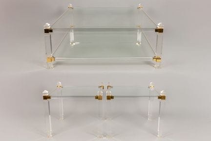 set di design composto da un caffè e due tavolini 