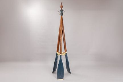 appendiabiti composto da tre remi in legno vernici