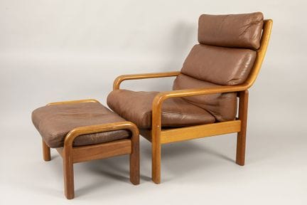 set di poltrona e pouf in teak e pelle danese degl