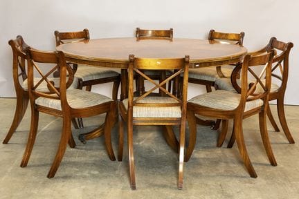 Set in stile Sheraton inglese in mogano, composto 
