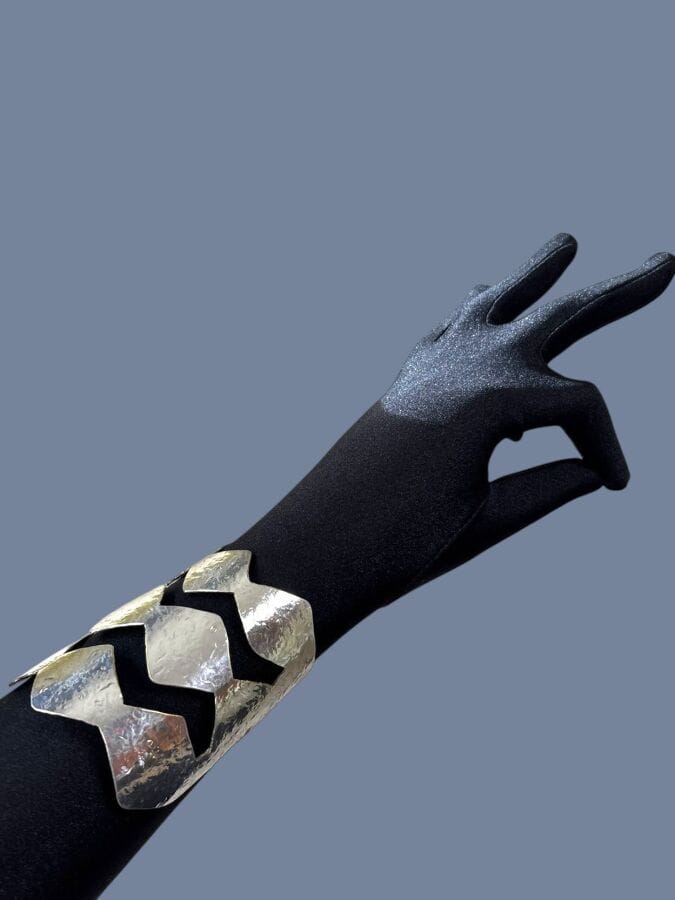 HERVE VAN DER STRAETEN Hammered silver plated metal cuff bracelet — signed
7.5 x 6 cm