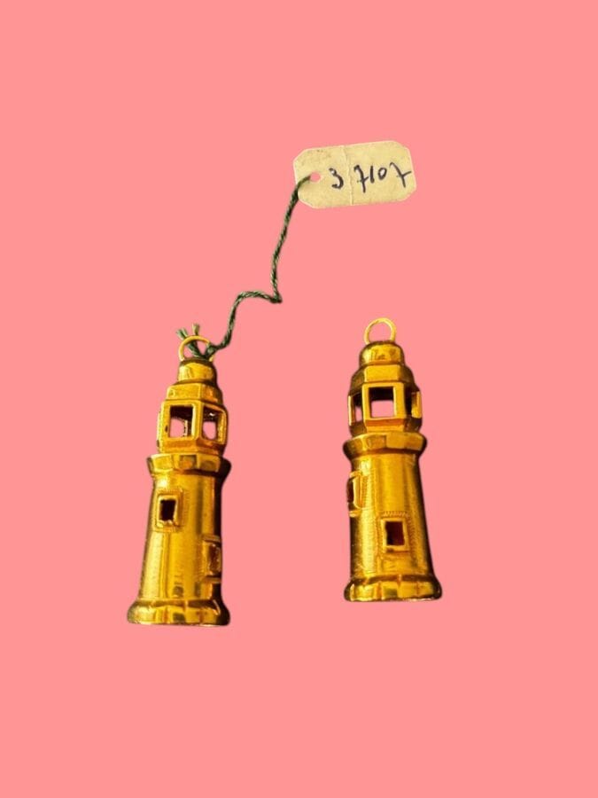 PAUL WIEGANT Two  signature pendants  in gold-plated metal—unsigned, with stock label                                                                                                                       Height: 4.5 cm