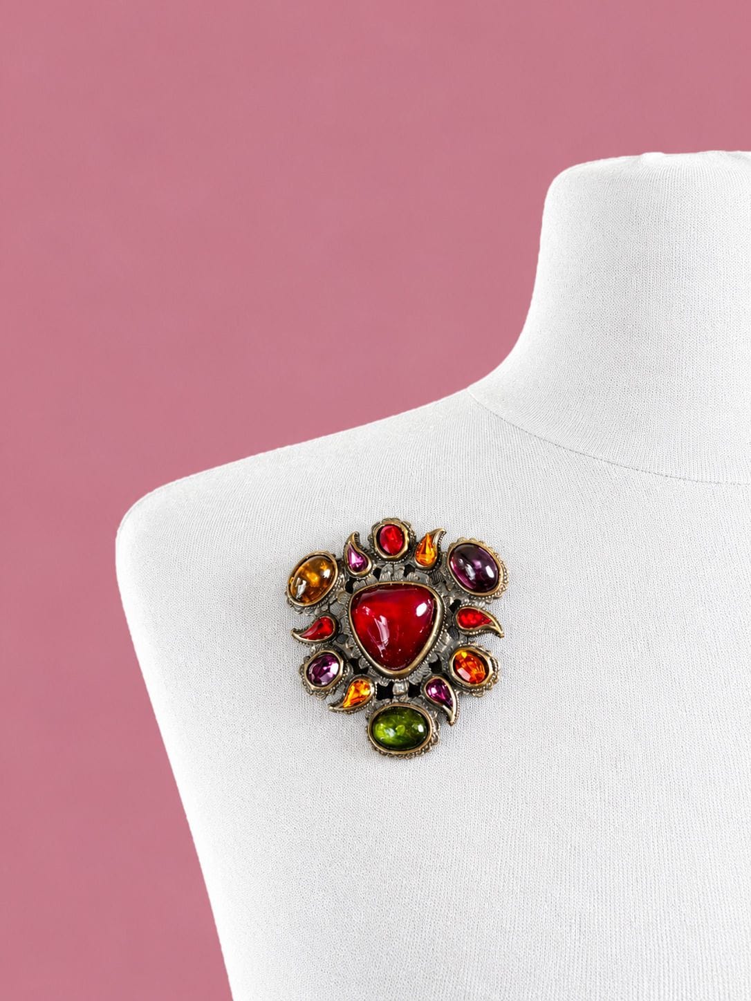 POGGI PARIS Heart-shaped brooch in patinated metal with cabochons and colored rhinestones—signed
6x6 cm