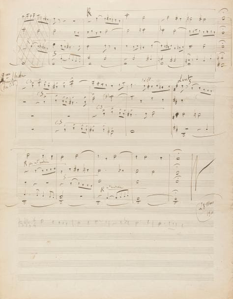 RAVEL Maurice (1875-1937).
MANUSCRIT MUSICAL autographe, [Fugue], 28 mars 1900 ; 4 pages in-fol.

Fugue à 4 voix, datée en fin « 28 mars 1900 ».
Elle est écrite à l’encre noire sur papier à 20 lignes, avec des notations au crayon. La troisième page, avec la « 1re Strette », est entièrement biffée. Après une « 2me Strette canonique » du contre-sujet, elle s’achève sur 6 mesures marquées « Lent » avec réponse par mouvement contraire.
[Après son échec au concours de fugue en juillet 1900, Théodore Dubois lui reprochant « des incorrections terribles d’écriture », Ravel, radié de la classe de composition et fugue, suivit en auditeur libre la classe de Gabriel Fauré.]