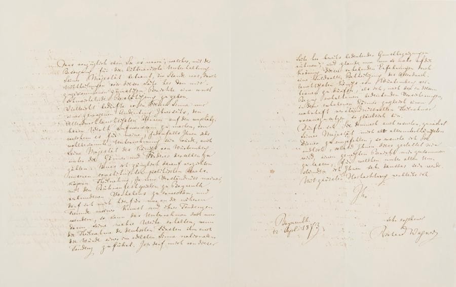 WAGNER Richard (1813-1883).
L.A.S., Bayreuth 12 septembre 1873, au Dr Wilhelm HEMSEN (1829-1885), bibliothécaire de Sa Majesté le Roi de Würtemberg, à Stuttgart ; 3 pages in-4 (petite fente au pli), enveloppe avec timbre et mention de la main de Wagner « Recommandirt » ; sous chemise-étui demi-maroquin vert.

Longue lettre pour solliciter le soutien et l’aide financière du Roi de Wurtemberg, Charles Ier, afin d’achever la construction de son Festspielhaus à Bayreuth.
[Le grand projet de Wagner d’organiser un Festival à Bayreuth pour représenter le Ring des Nibelungen se heurte aux difficultés financières. Wagner avait estimé les coûts de construction du théâtre et des représentations à 300.000 thalers, et il fut décidé d’émettre 1.000 « Patronatscheine » (certificats de patronage) d’un montant de 300 thalers chacun. Les représentations devaient avoir lieu dans le théâtre terminé, pendant deux mois, à l’été 1873. La première pierre fut posée le 22 mai 1872, mais la collecte de fonds à partir de cette date fut très décevante, malgré les concerts donnés par l’infatigable Wagner un peu partout. L’état des finances du Festival était vraiment préoccupant ; au début de l’année 1873, à peine 200 des 1.300 coupons avaient été souscrits. La construction du théâtre était donc compromise, et le Festival repoussé à l’été 1875, comme l’indique la brochure An die Patrone der Bühnenfestspiele in Bayreuth, que Wagner va joindre à la lettre qu’il adresse au Dr Hemsen pour solliciter l’aide du Roi de Wurtemberg Charles Ier (1823-1891).]
« Es ist mir von der Allerhöchsten Theinahm Seiner Majestät des Königs von Wurtemberg für meine künstlerischen Tendenzen in so erfreulicher Weise berichtet worden, dass ich mich hierdurch ermuthigt fühlen durfte, die Theilnahme dieses Allerdurchlauchtigsten Gönners auch zu Förderung des grossen Unternehmes, in welchem Sie mich nach jedenfalls genügender Kunde davon begriffen wissen, nachzusuchen.
Ich wünschte zu diesem Zwecke eigens e