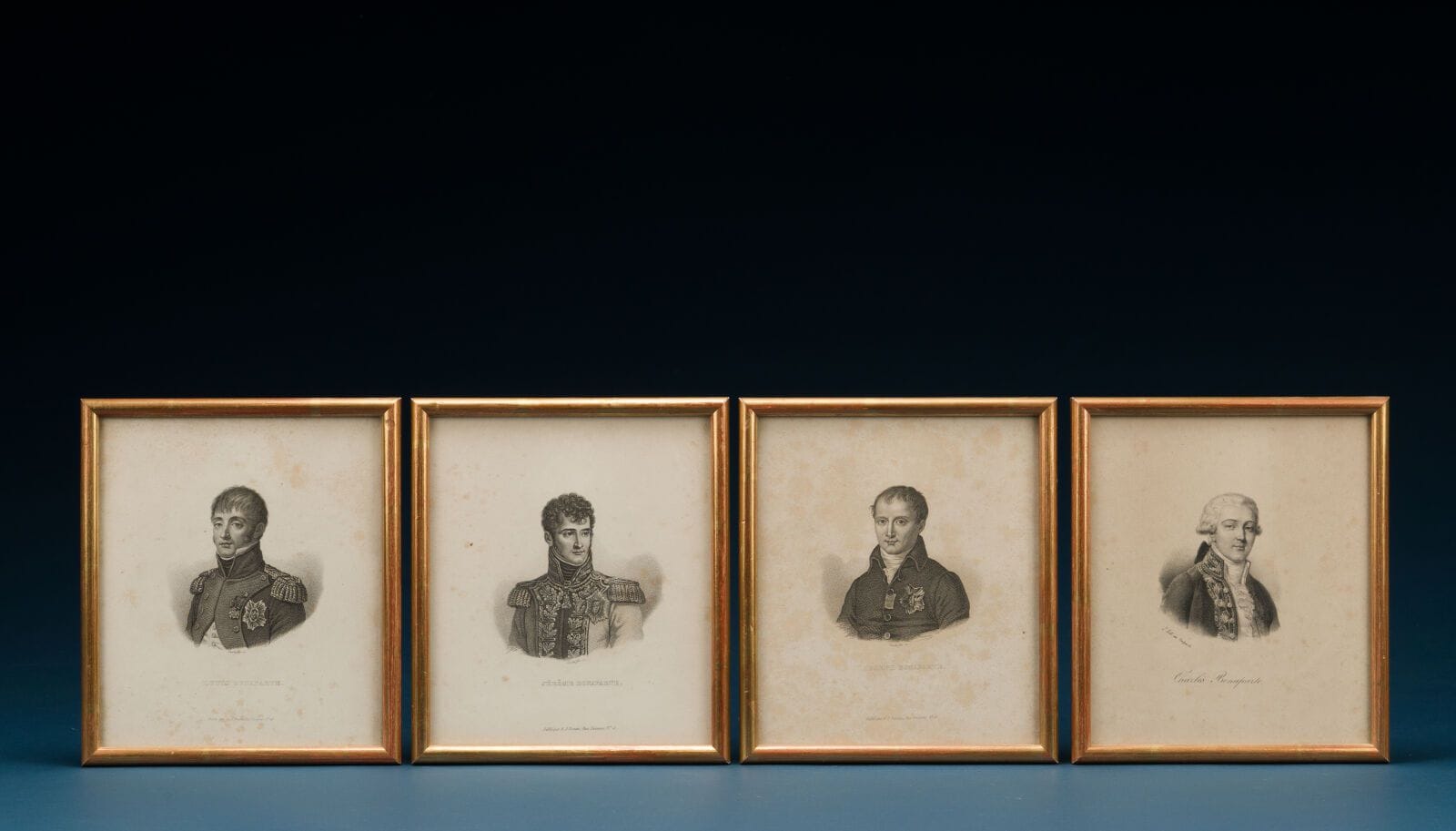 Set of four black-and-white engravings 
- Charles BONAPARTE; 
- Joseph BONAPARTE; 
- Louis BONAPARTE;
- Jérôme BONAPARTE.
Dimensions: 17 x 15 cm. 
(Pinholes)