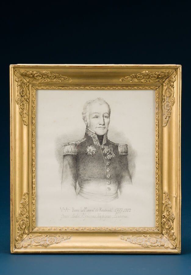 Black-and-white engraving 
"Portrait of Baron Le Marant de Ker Daniel"
Gilded frame with palmette motifs 
30 x 27 cm.