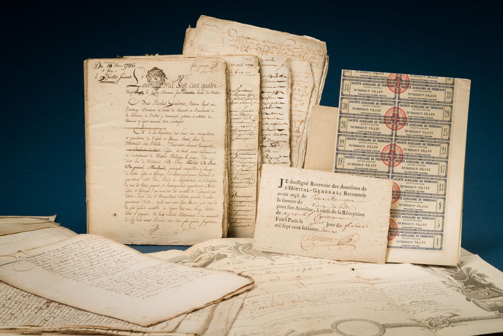 MANUSCRIPTS. A substantial collection of handwritten documents from the 17th, 18th, and 19th centuries.
Various sizes. Some signs of age.
Numerous deeds of sale, probate records, annuity agreements, etc. (some still bound in bundles);
various documents: receipts, diplomas (including one bearing the initials of Charles-Philippe de
France (1757–1836), Count of Artois, brother of Louis XVI and Louis XVIII, the future Charles X;
a signature by Gilbert de Voisins and the Duke of Montmorency), certificates from the Société Auxiliaire de
Trémuson, etc.