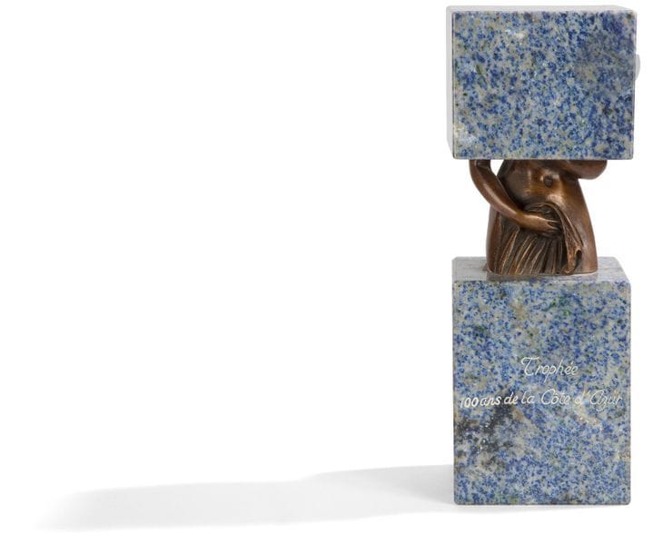 Sacha SOSNO (1937-2013)
La Femme qui sort du bain
Sculpture en bronze et marbre.
Édition à 8 exemplaires. Trophée de de Côte d'Azur.
27 x 10 cm