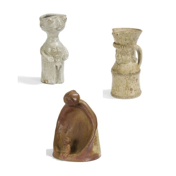 CÉRAMIQUES 1950/70 
3 ŒUVRES 
ANDRÉ ROZAY (1913-1991) - LA BORNE 
Pichet anthropomorphe à une anse détachée. Épreuve en grès. Signé La Borne ROZAY sous la base. H. 24,5 cm 
JACQUES POUCHAIN (1925-2015) POUR L'ATELIER DIEULEFIT (ATTRIBUÉ À) 
Vase anthropomorphe. Épreuve en céramique émaillée. H. 22 cm 
DANS LE GOÛT DE LA BORNE  
Vierge Marie priez pour nous 
Sculpture. Épreuve en grès. Le titre gravé en façade sur la sculpture même. Porte une signature illisible à la base. H. 30 cm