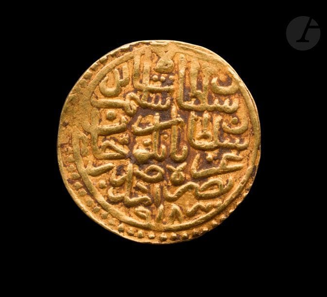 OTTOMANS
Selim Ier (917-926 H / 1512-1520)
Sultani d’or au nom de Selim Ier, daté 918 H / 1512, Amid (Diyarbakir).
Poids : 3,6 g
TB