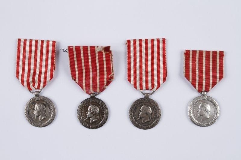 Médaille de la Campagne d'Italie 1859. Lot de 4 exemplaires en argent par Barre. Deux rubans anciens et deux rubans non conformes. T.T.B.