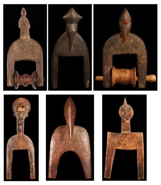 Lot de 7 poulies SENOUFO. (Mali/R. Côte d'Ivoire). A décor de tête de calao, étriers carrés ou elliptiques.. Hauteurs:de 13 à 25 cm.