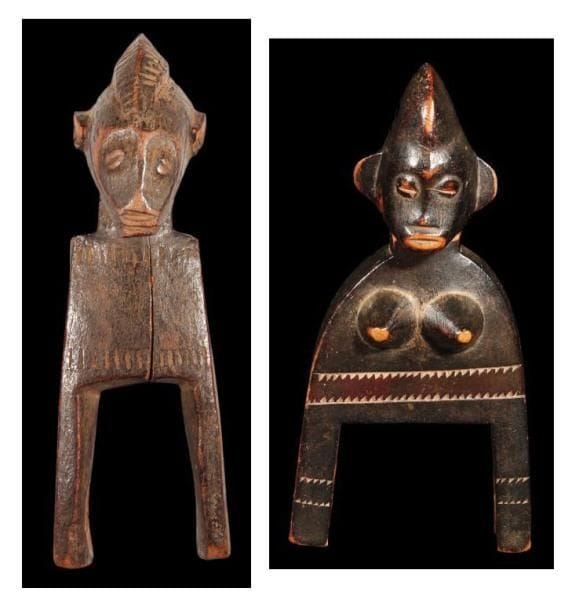 "Lot de 2 poulies SENOUFO (Mali /R. Côte d'Ivoire). Rares modèles de poulies à tête humaine (seulement 5% de la production ancienne), l'un représentant un buste feminin et l'autre un buste masculin. Etrier carré ou semi-elliptique, décorations géométriques.. Hauteurs:15,5 cm ; 14,5 cm."