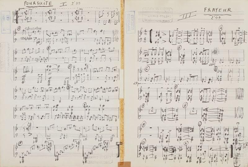 Michel MAGNE
Deux manuscrits musicaux autographes signés, Musique cinématographique pour petit orchestre symphonique, [1962] ; 2 cahiers in-4 (titre et 5 pages, traces de scotch) et petit in-4 (titre et 8 pages) Musique cinématographique pour petit orchestre symphonique : elle comprend trois parties : 1 Poursuite, 2 Angoisse, 3 Frayeur. La page de titre indique la composition de l'orchestre : flûte, hautbois, trompette, cor, trombone, piano, 1ers et 2ds violons, altos, contrebasse. Partition de piano écrite à l'encre sur papier à 16 lignes, portant les cachets de dépôt à la SACEM (13 juin 1962) Musique cinématographique (pour petit orchestre) ; le titre original, Bric à Brac, a été biffé. Elle comprend cinq parties : Ouverture (II), Générique (III), Danse ancienne (IV), Ambiance (VI), Documentaire (VII). Partition de « piano conducteur » écrite à l'encre sur papier à 14 lignes, portant les cachets de dépôt à la SACEM (13 juin 1962)