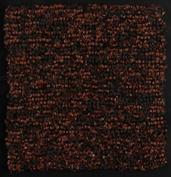 Michel MAGNE
Tricot marron noir sur fond noir, 1976 Bandes magnétiques sur panneau. Signé, daté et titré au dos. 59 x 52 cm