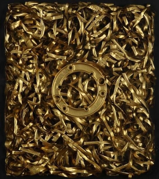 Michel MAGNE
Amas d'or, 1976 Bandes magnétiques et peinture or. Signé, daté et titré au dos. 50 x 45 cm