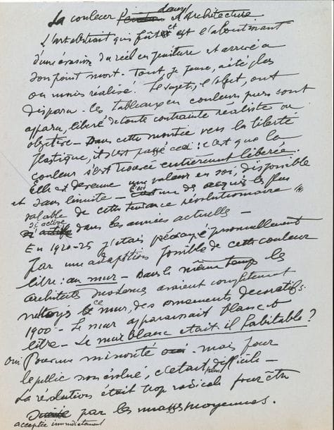 Fernand LÉGER (1881-1955). Manuscrit autographe signé « F.L », La couleur dans l’architecture ; 3 pages in?4.

Très intéressant texte sur l’évolution de l’art contemporain.
« L’art abstrait qui fut et est l’aboutissement d’une évasion du réel en peinture est arrivé à son point mort. Tout, je pense, a été plus ou moins réalisé. Le sujet, l’objet, ont disparu. Les tableaux en couleurs pures sont apparu, libéré de toute contrainte réaliste ou objective. Dans cette montée vers la liberté plastique, il s’est passé ceci : c’est que la couleur s’est trouvée entièrement libérée. Elle est devenue valeur en soi, disponible et sans limite ». Léger s’interroge sur l’utilisation de la peinture en décoration par les architectes modernes qui dans les années 20 (alors que lui s’intéressait à « une adaptation possible de cette couleur libre : au mur »), ont « complètement nettoyé ce mur des ornements décoratifs 1900. Le mur apparaissait blanc et libre. Le mur blanc était-il habitable ? Oui pour une minorité. Mais pour le public non évolué, c’était plus difficile. [...] C’est un nouvel ordre qui lentement se développe, s’impose, s’adapte et s’harmonise avec les transformations sociales et humaines qui sont notre avenir ».
