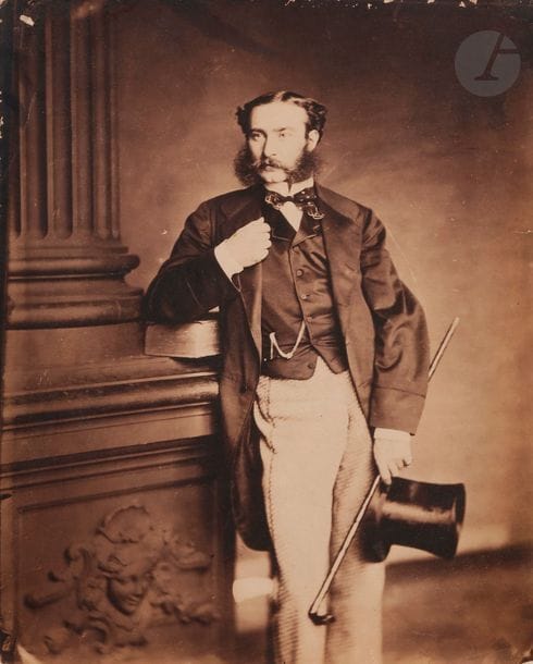 Samuel Adam-Salomon (1818-1881)
Portraits d’hommes, c. 1860.
Le graveur Henriquel-Dupont. Lord Palmerston.
Cinq (5) épreuves sur papier salé-albuminé, contrecollées sur cartons. Légendes manuscrites à la mine de plomb aux versos (2).
Format moyen : 26 x 20,5 cm
