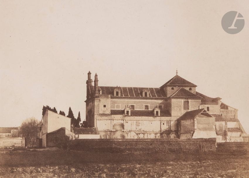 Émile Pécarrère (1816-1904)
Espagne, c. 1852.
Abbaye.
Épreuve sur papier sale?, d’après négatif papier, contrecollée sur carton.
20,3 x 27,8 cm