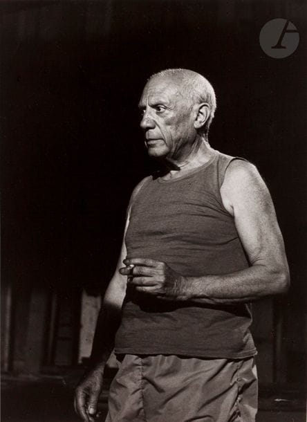 André Villers (1930-2016)
Pablo Picasso pendant le tournage du film Le Mystère Picasso de Henri-Georges Clouzot. Nice, 1955.
Épreuve argentique (c. 1990), signée à l’encre dans la marge inférieure à droite. Tampon du photographe, signature et annotation manuscrite « Photo tirée par moi-même » au verso.
Image : 36,5 x 26,2 cm
Feuille : 40,5 x 30,3 cm