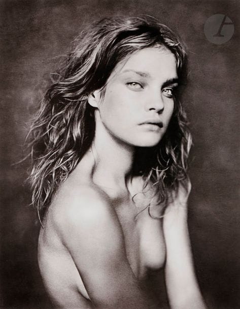 Paolo Roversi (1947)
Natalia, Paris, 2003.
Épreuve pigmentaire signée, titrée, datée et numérotée à 25 ex. (+ 5 Artist Proof) sur étiquette au verso.
Image : 27 x 21,3 cm
Feuille : 30 x 24,2 cm 
