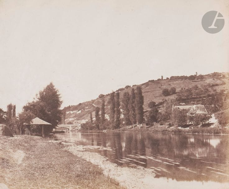 Roger du Manoir (1827-1888)
Paysage fluvial, c. 1855.
Épreuve sur papier salé, d’après négatif papier.
23,9 x 28 cm 