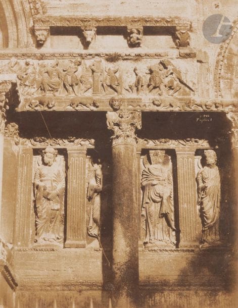Émile Pécarrère (1816-1904)
Saint Gilles-du-Gard, 1852.
Fac?ade de l’abbatiale. Colonnade de gauche, Apo?tres.
Épreuve sur papier sale?, d’après négatif papier, contrecollée sur carton, signe?e et légendée 
« E. Pec. St Gilles » dans le négatif à droite.
25 x 18,6 cm

Bibliographie :
Hélène Pinet et alii, Pygmalion Photographe. La sculpture devant la caméra 1844-1936, Musée d’Art et d’Histoire, Genève, 1985, p. 27.