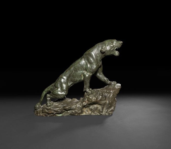 D’après Thomas CARTIER (1869-1910)
Lionne rugissante
Bronze à patine verte.
Signé sur la terrasse.
H. : 43,5 cm et terrasse : 47 x 12,5 cm