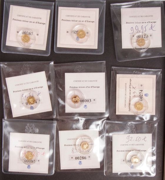 26 pièces "Precieux trésors d'or et d'européens" en or (585/1000).
Diametre 11mm. Poids : 0,50gr
Certificats joints.

