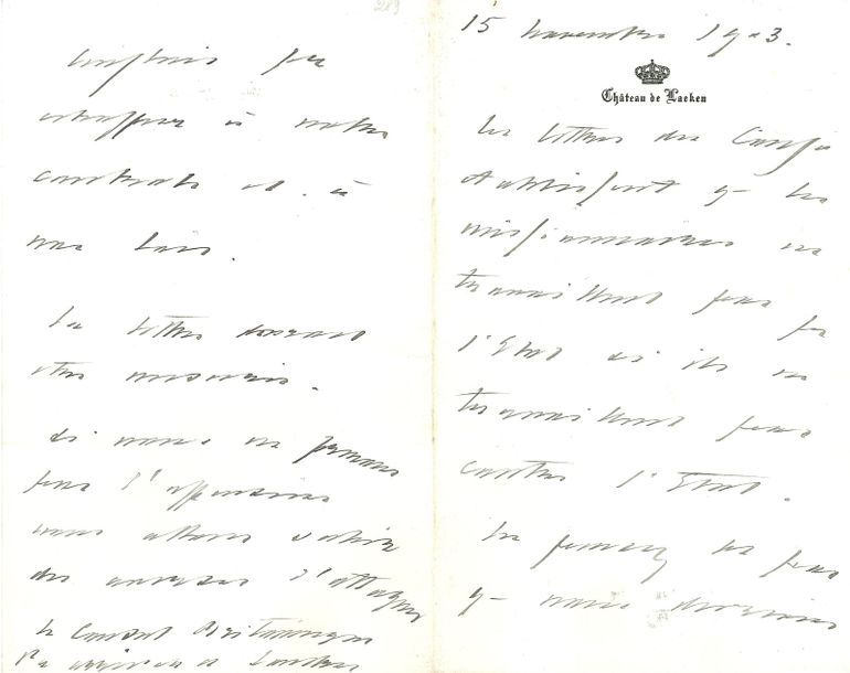 Léopold II (1835-1909) Roi des Belges. 4 L.A., Château de Laeken 1901-1906, [à Adolphe de Cuvelier] ; 16 pages in-8, en-tête couronné.
   Sur le Congo. 20 octobre 1901 : on cherche à effrayer l’opinion publique allemande « à propos de mes chemins de fer afin d’obtenir du Reichstag des fonds pour la ligne allemande vers la Tanganika »… 15 novembre 1903. Selon les rapports, les missionnaires au Congo « ne travaillent pas pour l’État si ils ne travaillent pas contre l’État »… 27 juin 1904. Préparation d’une visite du recteur anglais du Collège des missionnaires catholiques anglais de Mill Hill, et communication d’une lettre de Cyrille Van Overbergh… 11 juillet 1906. « Je sais par le résumé des lettres du Congo que les consuls anglais et les missionnaires anglais se conduisent bien mal envers l’État »… On joint 2 l.a.s. de Jules Rautenstrauch à Adolphe de Cuvelier, relatives au progrès de la Bibliothèque de Boma et à l’abonnement aux revues (Anvers 1899) ; plus une facture des éditeurs J. Lebègue & Cie, de vente de livres classiques pour l’« État Indépendant du Congo (Service des bibliothèques) », Bruxelles 1899.