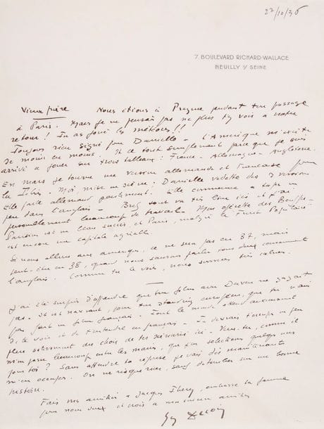 Henri DECOIN (1890-1969) cinéaste. 2 L.A.S., Neuilly-sur-Seine 1936-1937, à un « vieux frère » ; 1 page in-4 chaque à son adresse.
   27 octobre 1936. Il n’a toujours rien signé pour Danielle [Darrieux, sa femme], et l’Amérique l’excite de moins en moins. « En mars je tourne une version allemande et française pour la Tobis [Port Arthur]. Moi, mise en scène ; Danielle vedette des 2 versions. Elle parle allemand gentiment. Elle commence à taper un peu dans l’anglais. – Bref tout va très bien ici et j’ai personnellement beaucoup de travail. Mon opérette des Bouffes-Parisiens [Normandie] est un beau succès, et Paris, malgré le “Front populaire” est encore une capitale agréable »... Il déplore que le film avec Daven ne gagne pas. « Il est navrant, pour ton standing européen, que tu n’aies pas fait un film français. Tout le monde attend anxieusement de te voir et de t’entendre en français. Tu devrais t’occuper un peu plus activement du choix de tes scénarii ici »... 1er avril 1937… « Je pense que nous tournerons Katia en 38 à notre retour de Hollywood. – Mon contrat avec Universal me paraît très bien [...] Question financière excellente. Pas d’impôts à payer. Question artistique... Ma foi on verra... Mais tu me connais... j’ai de la persuasion. Malheureusement, la langue anglaise m’est assez douloureuse. Heureusement, je me défends assez bien en “petit nègre”. Danielle, elle, parle déjà comme les communistes américains »...