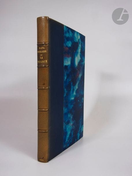 VERLAINE, Paul. The
 Erotic Trilogy (Friends-Women-Men
).

 Brussels, 1931. 

-

 In-4, blue half-shagreen, back with nerves, not trimmed, cover and back preserved

 (Lavaux).
 Non-commercial edition of 350 copies, illustrated with 15 free drawings by Martin Van Maele, reproduced and laminated out of text. Foreword by the Vidame de Bozégy
.

 One of the 325 numbered copies on Holland

.

 Back passed.

