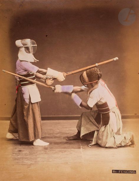 Adolfo Farsari (1841-1898) 
Japon, c. 1870-1880. 
Temples. Chutes d’eau. Tisseuses. Cérémonie japonaise. Fleuristes. Pont. Chaise porteuse. Masseur. Chanteuse. Musiciennes. Danseuses. Port de pêche. Cours de combat. Prêtre de Shinto. 
Album in-4 oblong, plats en laque, composé de 50 épreuves sur papier albuminé, rehaussées de couleurs et contrecollées sur cartons. Quelques légendes en bandeau dans les négatifs. 
Format moyen : 20,5 x 26,5 cm 

Adolfo Farsari (1841-1898)
Japan, c. 1870-1880. 
Temples. Waterfalls. Weavers. Japanese ceremony. Florists. Bridge. Carrying chair. Masseur. Singer. Musicians. Dancers. Fishing port. Fighting course. Shinto priest. 
Album, oblong 4to, composed of 50 albumen prints enhanced with colour and mounted on cardboard. Several captions in the negatives. 
Average size: 20.5 x 26.5 cm