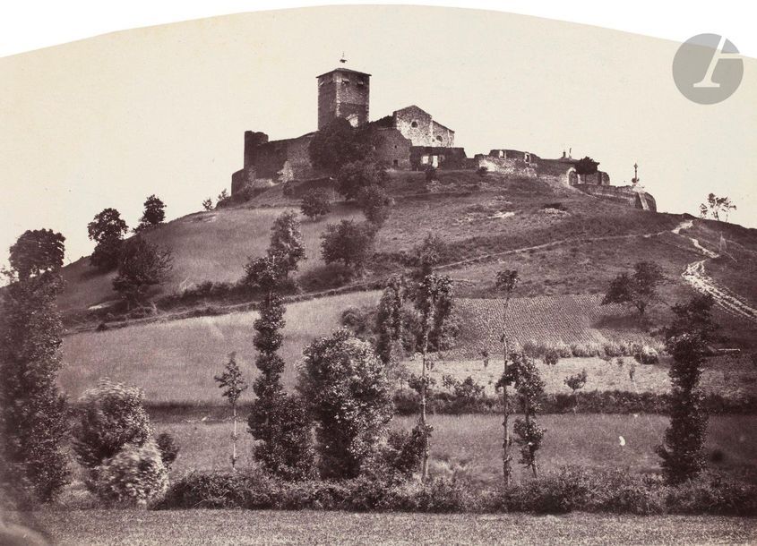 Félix Thiollier (1842-1914) 
Sites de la Loire, c. 1860-1870. 
Montverdun. Châsse de Saint Porchaire. 
Trois (3) épreuves sur papier albuminé, cintrées, contrecollées sur cartons. Légendes de la main du photographe sur les montages. 
Format moyen : 21 x 15 cm

Félix Thiollier (1842-1914)
Sites of the Loire, c. 1860-1870.
Montverdun. Cha?sse de Saint Porchaire.
Three albumen prints, mounted on cardboard. Captions written by photographer on mounts.
Dimensions : 21 x 15 cm.