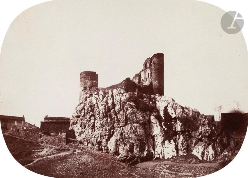 Félix Thiollier (1842-1914) 
Sites de la Loire, c. 1860-1870. 
Rochetaillée (château féodal). Rochecorbière (Rochetaillée dans le lointain). 
Deux (2) épreuves sur papier albuminé, cintrée (1) ou aux coins arrondis (1), contrecollées sur cartons. Légendes à l’encre de la main du photographe sur les montages. 
Format moyen : 20,5 x 14,5 cm

Félix Thiollier (1842-1914)
Sites of the Loire, c. 1860-1870.
Rochetaille?e (castle). Rochecorbie?re (Rochetaille?e dans le lointain).
Two albumen prints, mounted on cardboard. Captions written by photographer on mounts.
Dimensions: 20.5 x 14.5 cm.