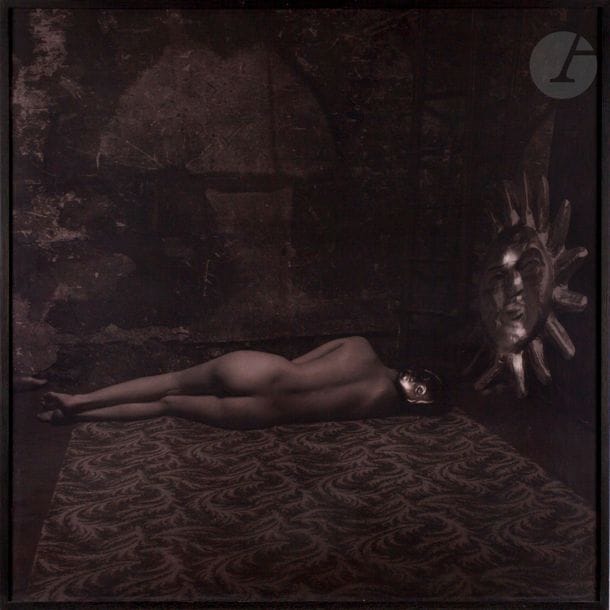 Dominique Desrue (1960)
Nu au grenier (Natacha), 2003. 
Épreuve argentique d’époque, virée au monosulfure, montée sous cadre. Tampon « Photographie - D. Desrue », signature du photographe, date, titre, indications techniques, numérotation à 3 ex. au verso de l’épreuve et au verso du cadre. 
100 x 100 cm

Dominique Desrue (1960)
Nu au grenier (Natacha), 2003.
Vintage gelatin silver print, monosulphide toning, mounted and framed. Stamp "Photograph - D. Desrue", signature of the photographer, date, title, technical indications on verso of the print and on verso of the frame. Edition of 3.
100 x 100 cm