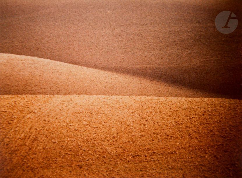 Franco Fontana (1933) 
Sans titre [Paysage], 1970. 
Épreuve chromogénique d’époque signée, datée et annotée « P. A. » (Prova d’Artista) sur passe-partout et au verso du tirage. 
21,8 x 29,6 cm 

Franco Fontana (1933) 
Untitled [Landscape], 1970. 
Vintage chromogenic print, signed, dated and annotated "P. A." (Prova d'artista) on verso and on passe-partout 
21,8 x 29,6 cm