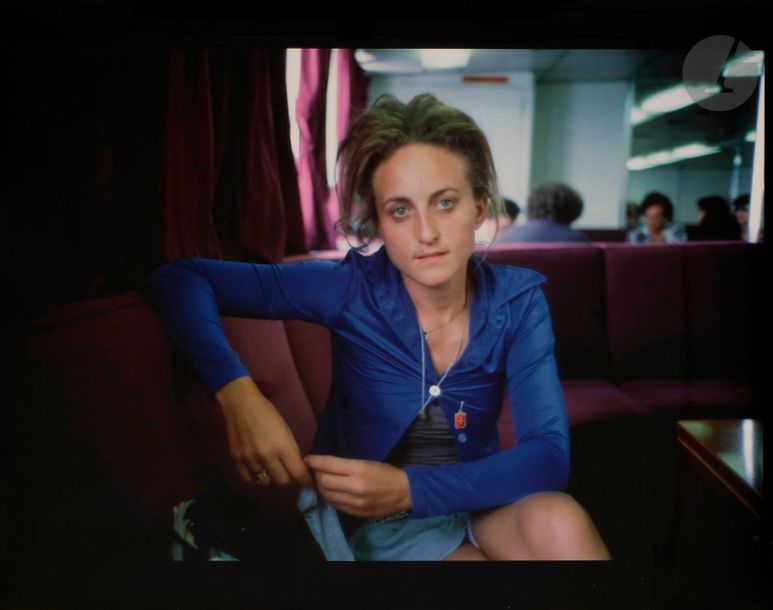 Nan Goldin (1953) 
Rebecca on the ferry to Mykonos, 1995. 
Cibachrome d’époque. Signature de Nan Goldin, titre, date et mention A.P. (Artist Proof) au verso. 
47,5 x 61 cm

Nan Goldin (1953)
Rebecca on the ferry to Mykonos, 1995.
Cibachrome. Signed by Nan Goldin, title, date and A.P. (Artist Proof) mention on verso.
47.5 x 61 cm