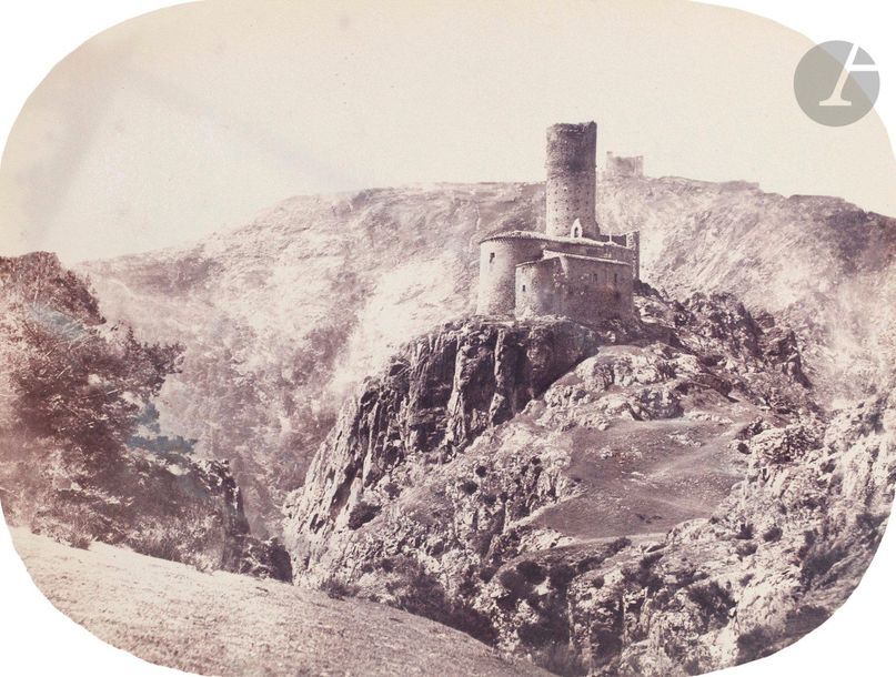 Félix Thiollier (1842-1914) 
Sites de la Loire, c. 1860-1870. 
Grangent (Saint-Just-Saint-Rambert). 
Deux (2) épreuves sur papier albuminé, cintrée (1) ou aux coins arrondis (1), contrecollées sur cartons. Légendes à l’encre de la main du photographe sur les montages. 
19 x 14,7 et 15,5 x 20,8 cm 
 
Bibliographie : 
Thomas Galifot, Félix Thiollier Photographies, 2012, p. 76. 

Félix Thiollier (1842-1914)
Sites of the Loire, c. 1860-1870.
Grangent (Saint-Just-Saint-Rambert).
Two albumen prints mounted on cardboard. Captions written by photographer on mounts. 
19 x 14.7 and 15.5 x 20.8 cm