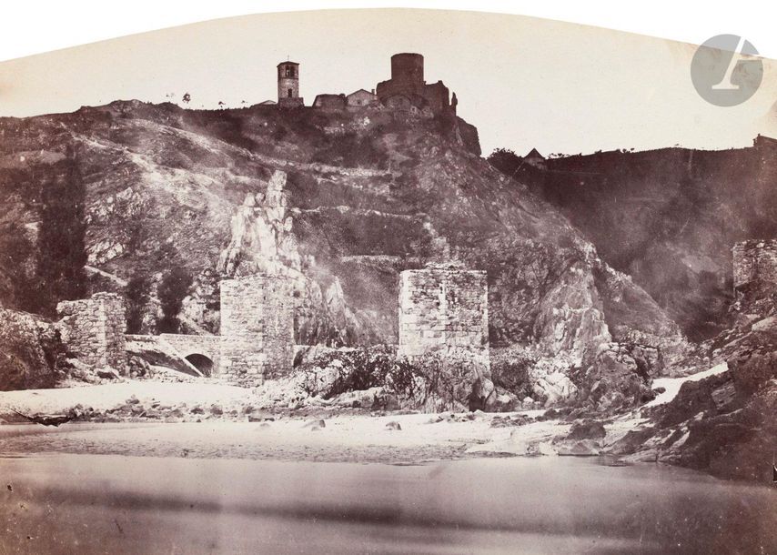 Félix Thiollier (1842-1914) 
Sites de la Loire et de la Haute Loire, c. 1860-1870. 
Pertuiset (Unieux). Saint-Maurice-sur-Loire (Saint-Jean-Saint-Maurice-sur-Loire). La Loire près de Saint-Victor-sur-Loire. Pont du Lignon (Monistrol-sur-Loire). 
Quatre (4) épreuves sur papier albuminé, cintrées, contrecollées sur cartons. Légendes à l’encre de la main du photographe sur les montages (3). 
Formats : de 14 x 18,3 à 14 x 20,3 cm


Félix Thiollier (1842-1914)
Sites of the Loire and the Haute-Loire, c. 1860-1870.
Pertuiset (Unieux). Saint-Maurice-sur-Loire (Saint-Jean-Saint-Maurice-sur-Loire). La Loire pre?s de Saint-Victor-sur-Loire. Pont du Lignon (Monistrol-sur-Loire).
Four albumen prints mounted on cardboard. Captions written by photographer on mounts (3). 
Dimensions: from 14 x 18.3 to 14 x 20.3 cm