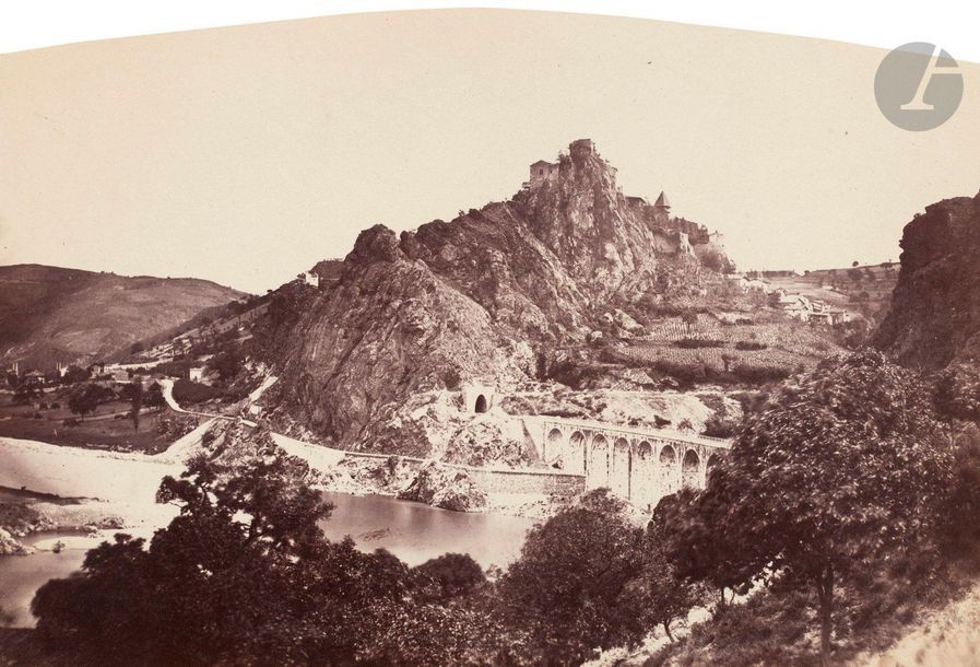 Félix Thiollier (1842-1914) 
Sites de la Loire, c. 1860-1870. 
Cornillon (Saint-Paul-en-Cornillon). 
Deux (2) épreuves sur papier albuminé, cintrées, contrecollées sur cartons. Légendes à l’encre de la main du photographe sur les montages. 
12 x 17,4 et 13,5 x 20 cm

Félix Thiollier (1842-1914)
Sites of the Loire, c. 1860-1870.
Cornillon (Saint-Paul-en-Cornillon).
Two albumen prints, mounted on cardboard. Captions written by photographer on mounts.
12 x 17.4 and 13.5 x 20 cm