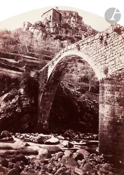 Félix Thiollier (1842-1914) 
Sites de la Haute-Loire, c. 1860-1870. 
Chalencon (Pont de Bounery et château). Saint-André-de-Chalencon. 
Trois (3) épreuves sur papier albuminé, cintrées, contrecollées sur cartons. Légendes à l’encre de la main du photographe sur les montages (2). 
Format : de 14,2 x 20,5 à 15,2 x 20,7 cm

Félix Thiollier (1842-1914)
Sites of the Haute-Loire, c. 1860-1870.
Chalencon (Bridge of Bounery and castle). Saint-Andre?-de-Chalencon.
Three albumen prints, mounted on cardboard. Captions written by photographer on mount (2).
Dimensions: from 14.2 x 20.5 to 15.2 x 20.7 cm.