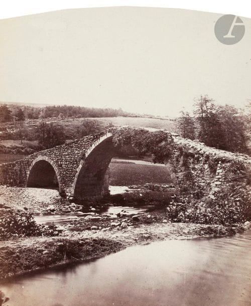 Félix Thiollier (1842-1914) 
Sites de la Loire, c. 1860-1870. 
Pont à Saint-Marcellin (Pont du Diable). Saint-Marcellin (Saint-Marcellin-en-Forez). 
Deux (2) épreuves sur papier albuminé, cintrées, contrecollées sur cartons. Légendes à l’encre de la main du photographe sur les montages. 
14 x 21 et 18 x 15 cm

Félix Thiollier (1842-1914)
Sites of the Loire, c. 1860-1870.
Pont a? Saint-Marcellin (Pont du Diable). Saint-Marcellin (Saint-Marcellin-en-Forez).
Two albumen prints, mounted on cardboard. Captions written by photographer on mounts.
14 x 21 and 18 x 15 cm