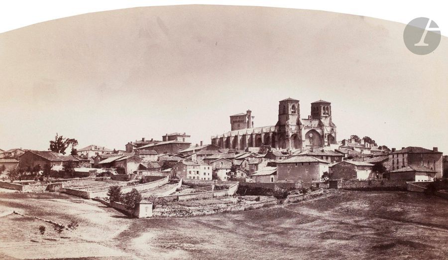 Félix Thiollier (1842-1914) 
Sites de la Haute-Loire, c. 1860-1870. 
Chaise-Dieu (Abbatiale Saint-Robert de La Chaise-Dieu). 
Trois (3) épreuves sur papier albuminé, cintrées (2) ou aux coins arrondis (1), contrecollées sur cartons. Légendes à l’encre de la main du photographe sur les montages. 
Format : de 11,5 x 20,2 à 21,3 x 15 cm


Félix Thiollier (1842-1914)
Sites of the Haute-Loire, c. 1860-1870.
Chaise-Dieu (Church of Saint-Robert de La Chaise-Dieu).
Three albumen prints, mounted on cardboard. Captions written by photographer on mounts.
Dimensions: from 11.5 x 20.2 to 21.3 x 15 cm.