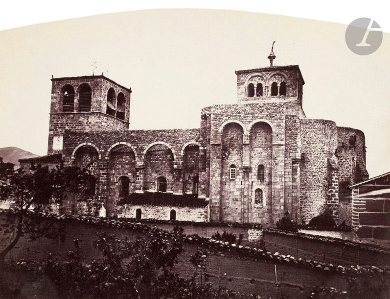 Félix Thiollier (1842-1914) 
Sites de la Loire, c. 1860-1870. 
Champdieu. Porte de Champdieu (prieuré et église romane). 
Quatre (4) épreuves sur papier albuminé, cintrées (3) ou aux coins arrondis (1), contrecollées sur cartons. Légendes à l’encre de la main du photographe sur les montages. 
Formats : de 16 x 19,8 à 20 x 14,8 cm

Félix Thiollier (1842-1914)
Sites of the Loire, c. 1860-1870.
Champdieu. Porte de Champdieu (roman church).
Four albumen prints mounted on cardboard. Captions written by photographer on mounts.
Dimensions : from 16 x 19.8 to 20 x 14.8 cm.