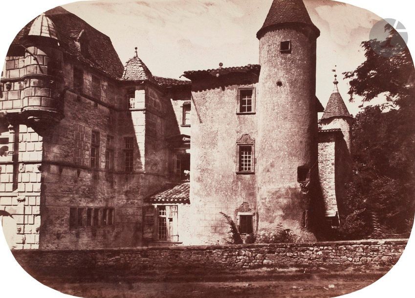 Félix Thiollier (1842-1914) 
Sites de la Loire, c. 1860-1870. 
L’Aubépin (château à Fourneaux). 
Deux (2) épreuves sur papier albuminé, aux coins arrondis, contrecollées sur cartons. Légendes à l’encre de la main du photographe sur les montages. 
18,2 x 13,7 et 15 x 21 cm

Félix Thiollier (1842-1914)
Sites of the Loire, c. 1860-1870.
L’Aube?pin (castle in Fourneaux).
Two albumen prints mounted on cardboard. Captions written by photographer on mounts.
18.2 x 13.7 and 15 x 21 cm