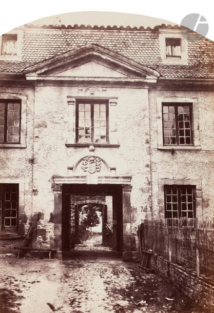 Félix Thiollier (1842-1914) 
Sites de la Loire, c. 1860-1870. 
Goutelas (Marcoux). Chalain (Chalain d’Uzore). Contenson (Saint-Just-en-Chevalet). Maison de Papon à Crozet. 
Quatre (4) épreuves sur papier albuminé, cintrées, contrecollées sur cartons. Légendes à l’encre de la main du photographe sur les montages. 
Formats : de 19,7 x 14,7 à 21 x 14,7 cm

Félix Thiollier (1842-1914)
Sites of the Loire, c. 1860-1870.
Goutelas (Marcoux). Chalain (Chalain d’Uzore). Contenson (Saint-Just-en-Chevalet). Maison de Papon a? Crozet.
Four albumen prints mounted on cardboard. Captions written by photographer on mounts. 
Dimensions: from 19.7 x 14.7 to 21 x 14.7 cm