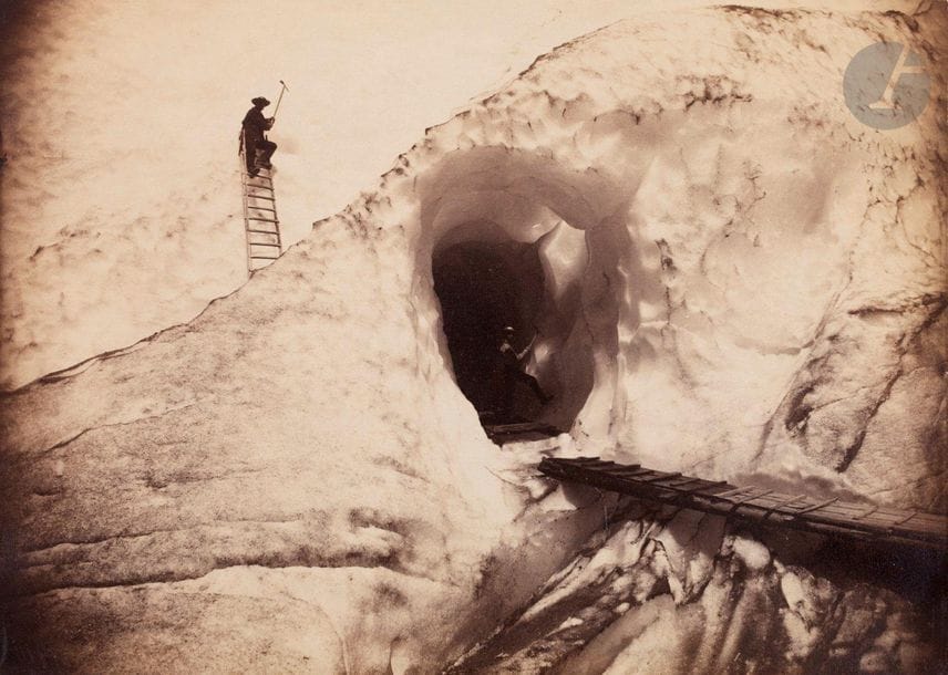 Charnaux Frères & Cie 
Alpes, c. 1885. 
Le glacier des Bossons. 
Épreuve sur papier albuminé, contrecollée sur carton. 
18,2 x 25,7 cm

Charnaux Frères & Cie
Alps, c. 1885.
The Bossons glacier.
Albumen print, mounted on cardboard.
18.2 x 25.7 cm